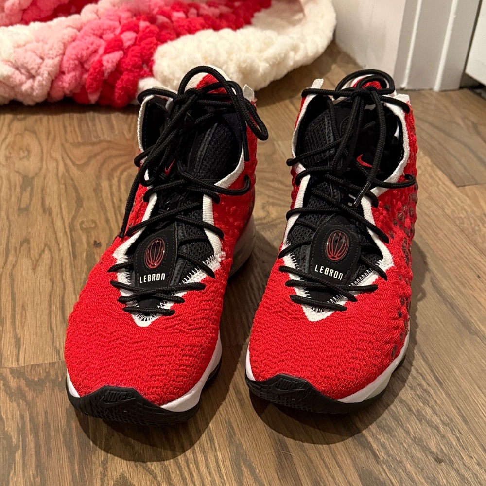 Nike LeBron 17 “Red Carpet” Sneakers